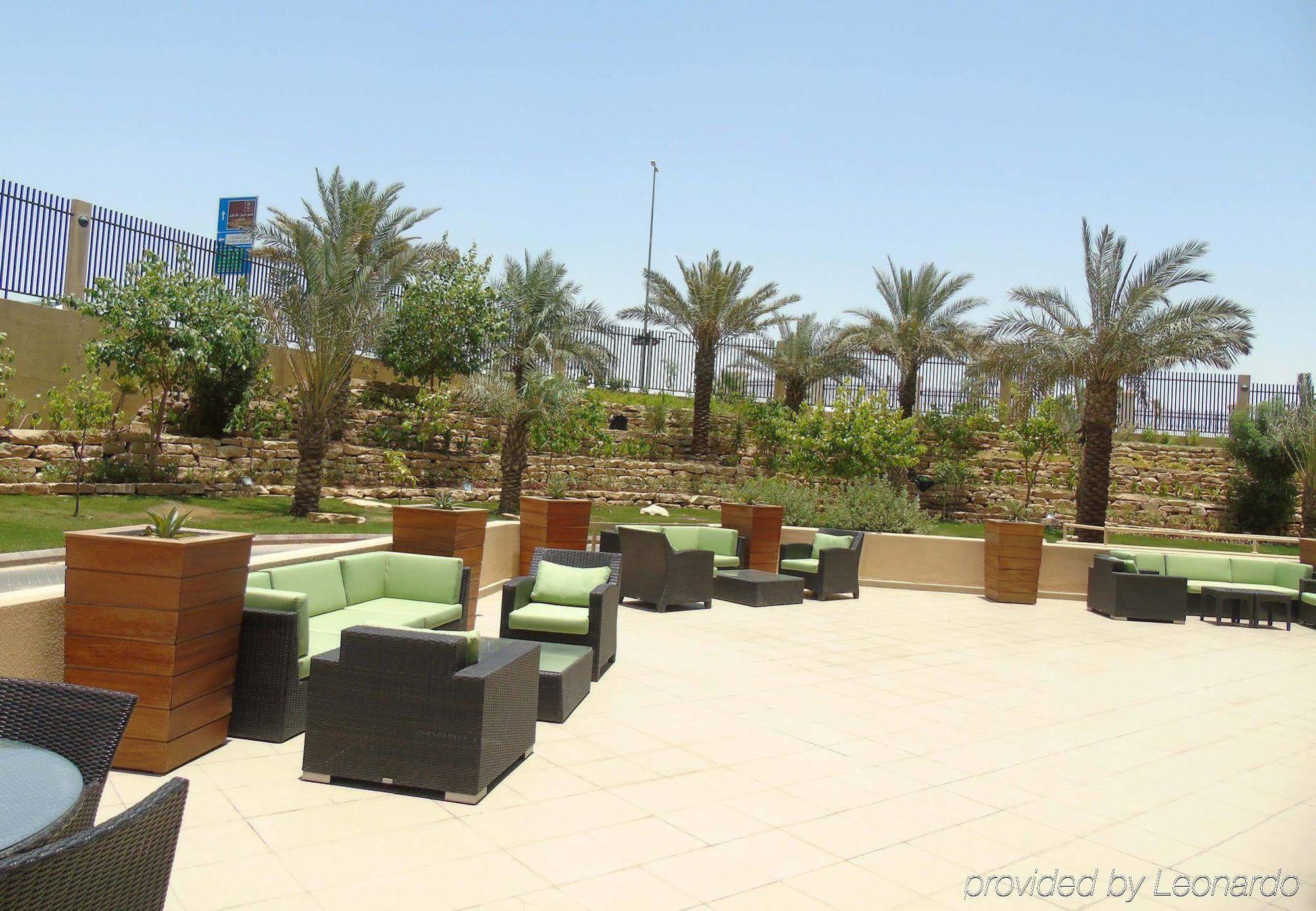 Courtyard By Marriott Riyadh Diplomatic Quarter Exterior foto
